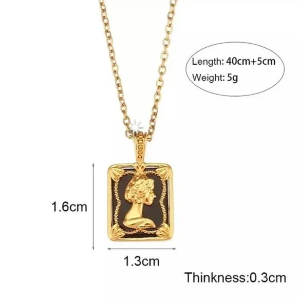 NEW QUEEN 18K GOLD SQUARE PENDANT NECKLACE - Picture 6 of 6
